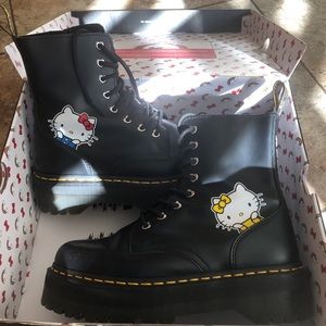 Hello Kitty Dr Marten Jadons